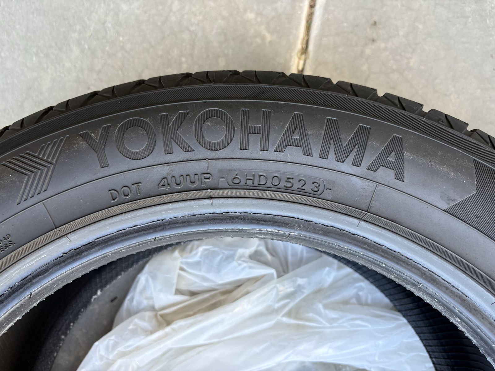 Yokohama AVID GT 225/55R17 Car Tires