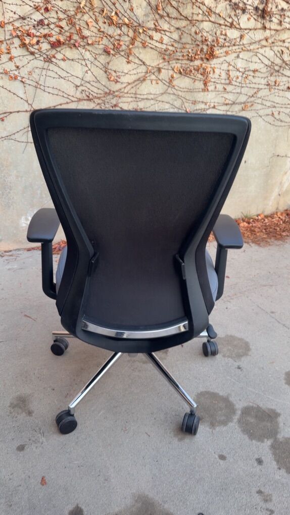 Realspace® Levari Mesh/Vegan Leather Gaming Chair