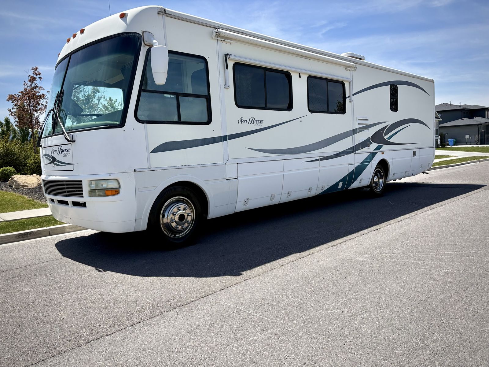 2004 Sea Breeze LX Triple Slideouts
