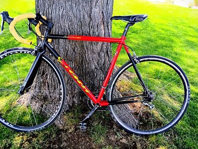 Lightweight KHS Flite 200 Road Bike - Red & Black, Carbon Fork