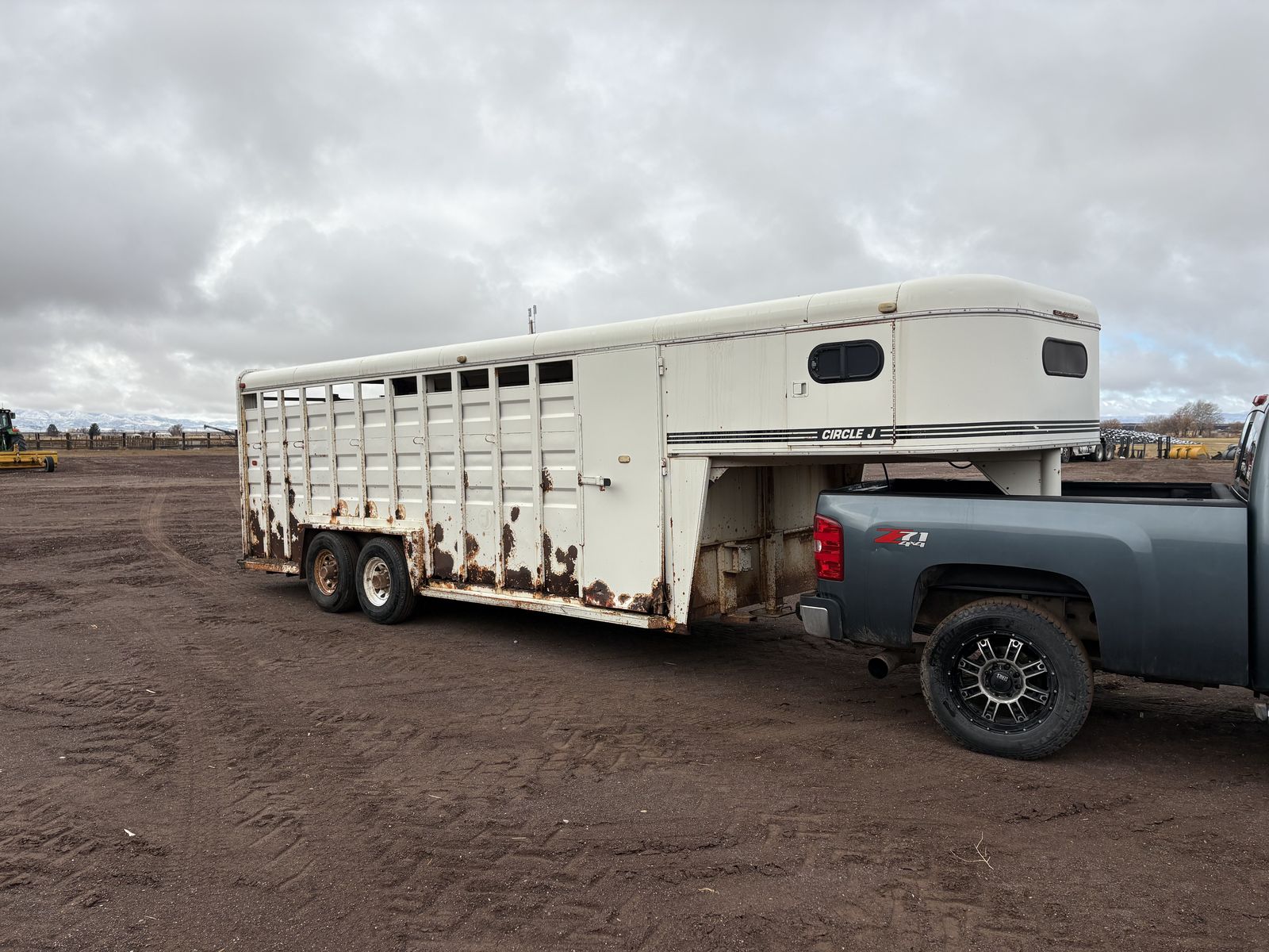 1986 20' Circle J Stock Trailer