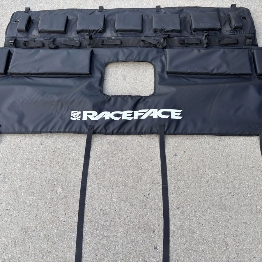 Raceface full-size tailgate pad
