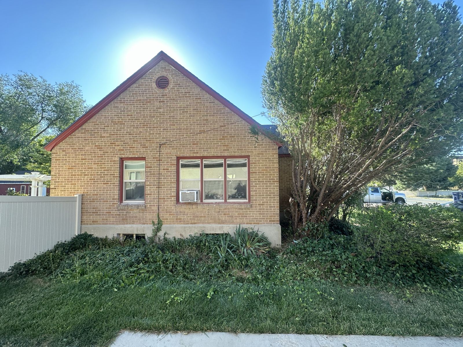 Main image 7