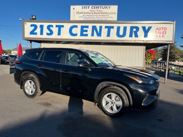 2024 Toyota Highlander LE