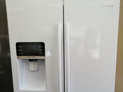 White 26 cf French Door~Water and Ice~90 Day Guarantee