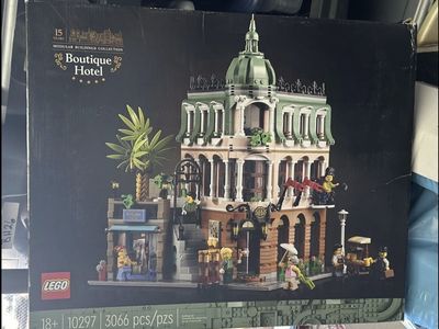 LEGO Boutique Hotel (10297) - NIB/Retired