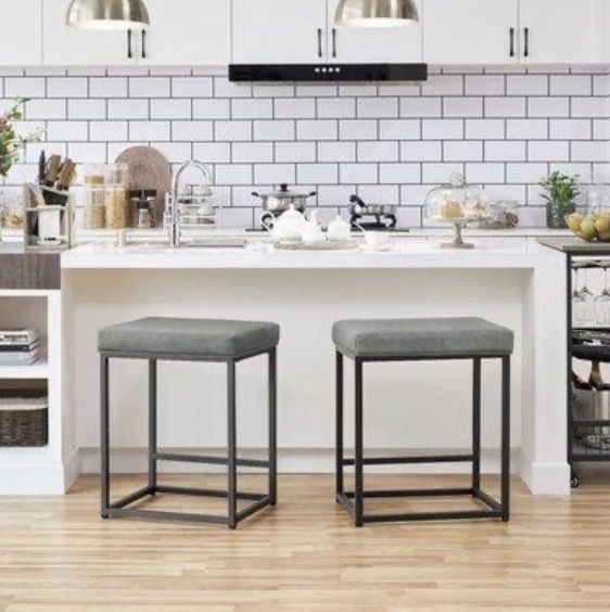 2 Counter Stools Wood/Upholstered/Metal in Gray,