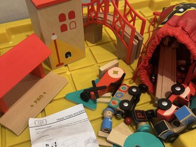 FAO Schwarz Train Town Wooden Track Building Set