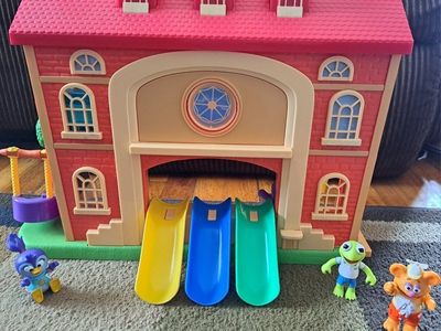 Cute Muppet Babies Playhouse