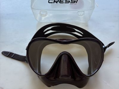 Cressi F1 frameless dive/snorkel mask in brown silicone.