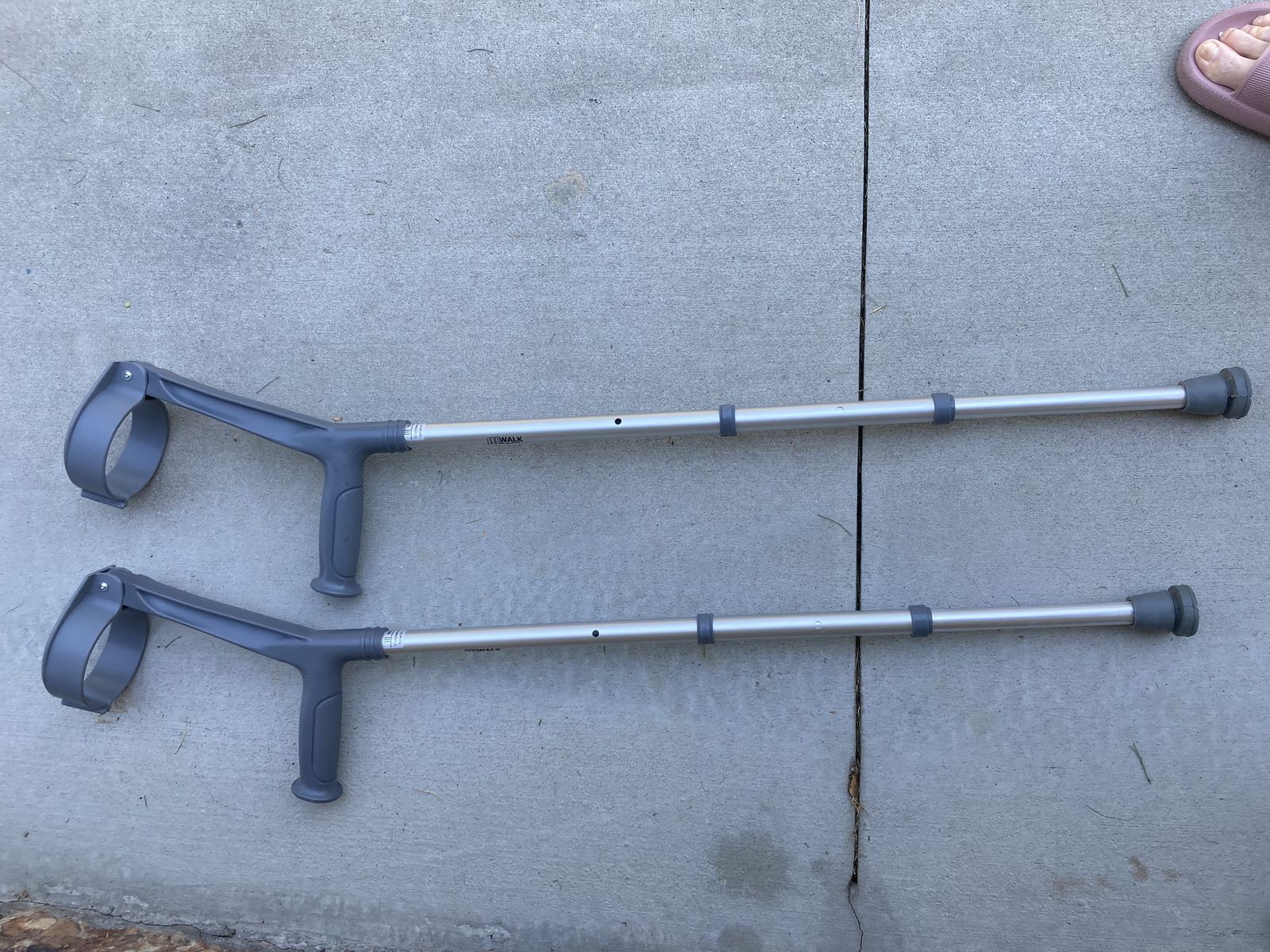 Walk Easy Adjustable Forearm Crutches Pair - Grey / Silver