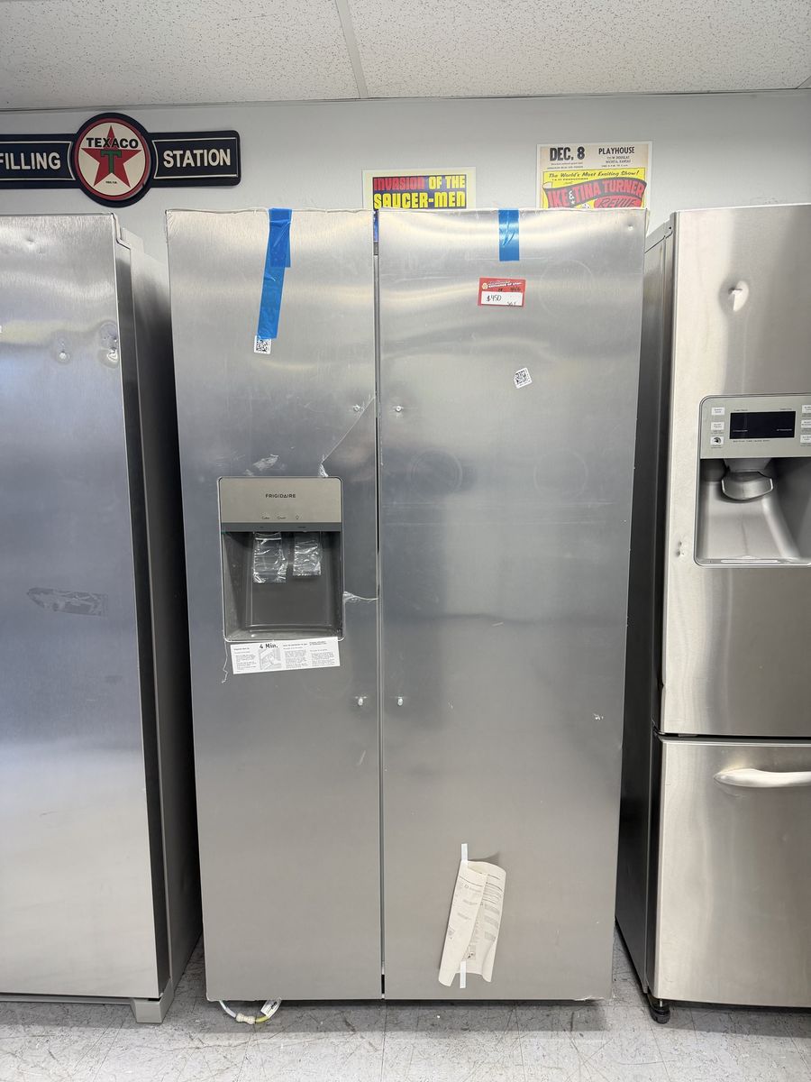 JUST LIKE NEW! FRIGIDAIRE SIDE BY SIDE FRIDGE