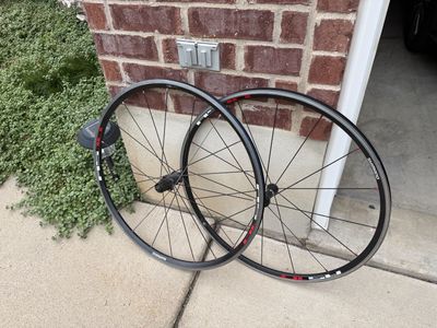 Shimano WH-RS10 700c Alloy Road Bike Wheelset - Black/Red