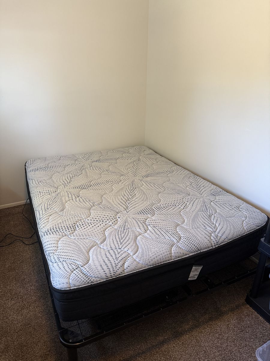 Queen Mattress and Adjustable Frame