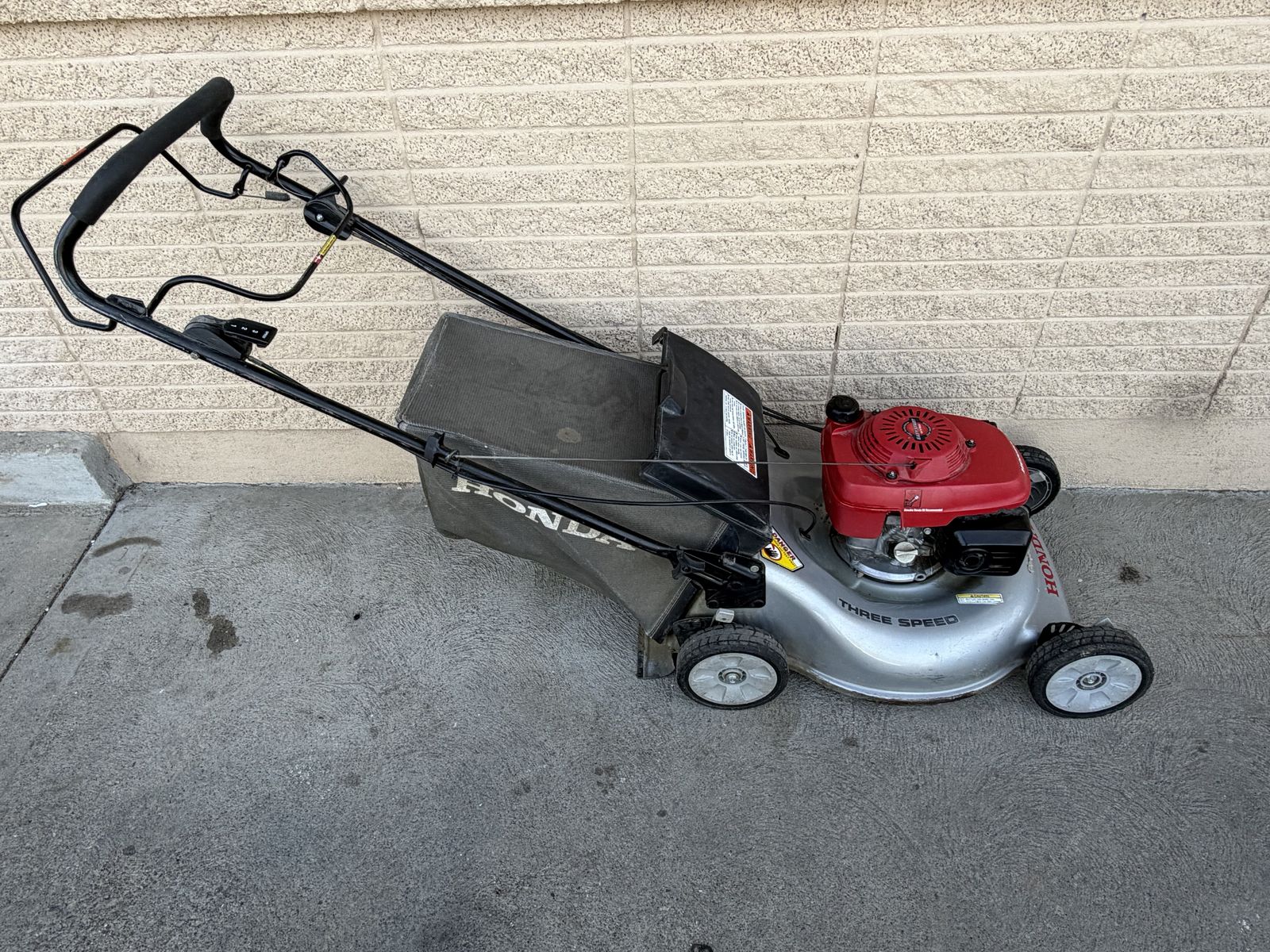 Honda Quadra Cut Threes Speed Lawn Mower