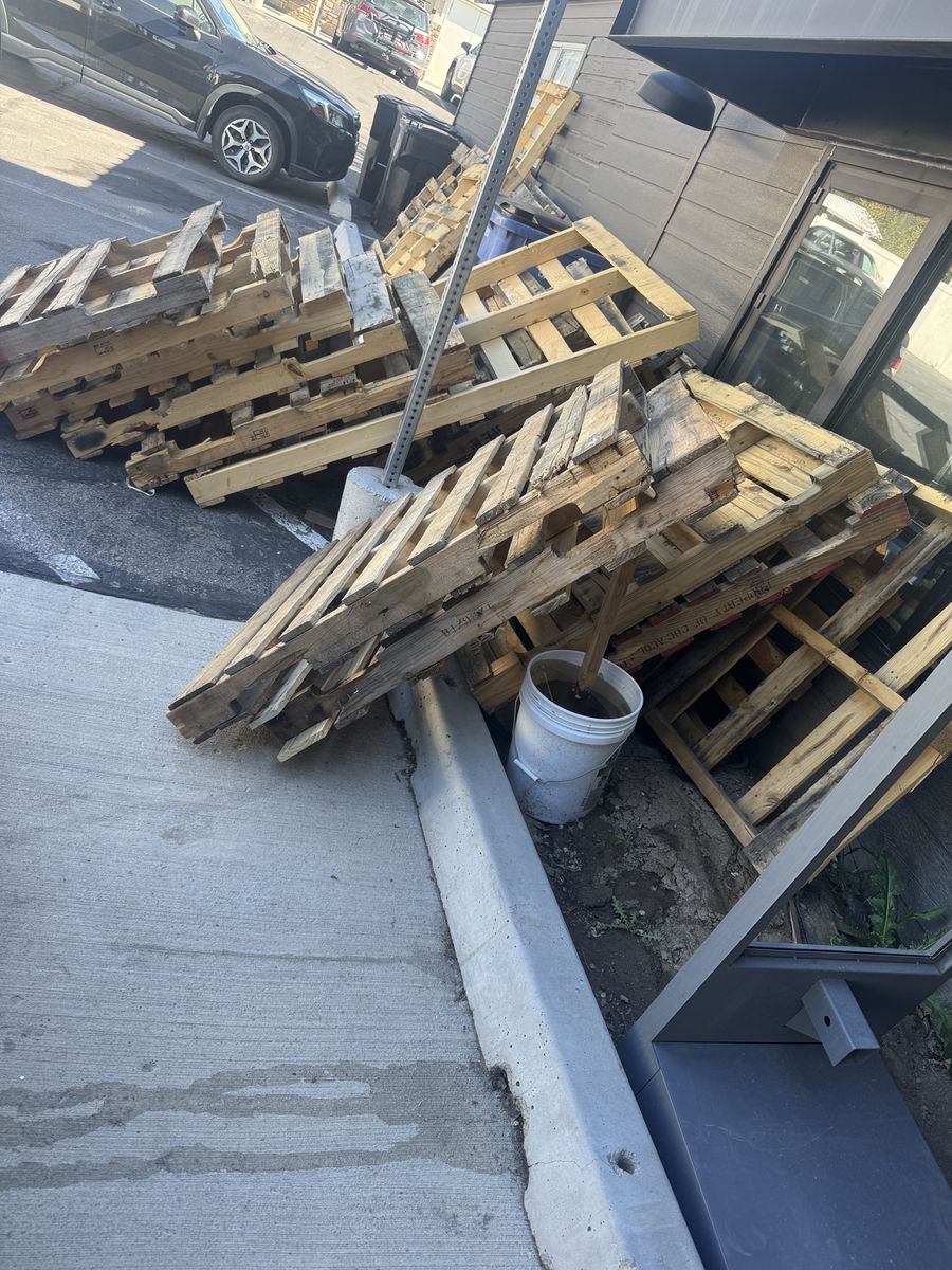 Wood Pallets - FREE!
