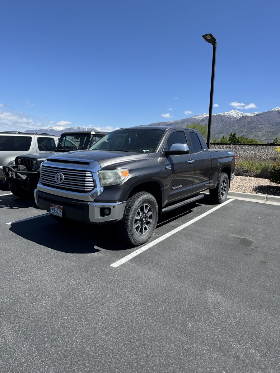 2014 TOYOTA TUNDRA Limited
