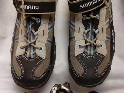 Shimano SH_WM41, Womens Size 41 SPD Bicycle Shoes with Cleats, plus Pedals