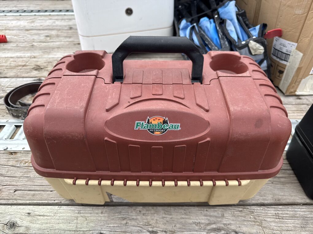 Flambeau Hip Roof 7-tray Taxkle Box