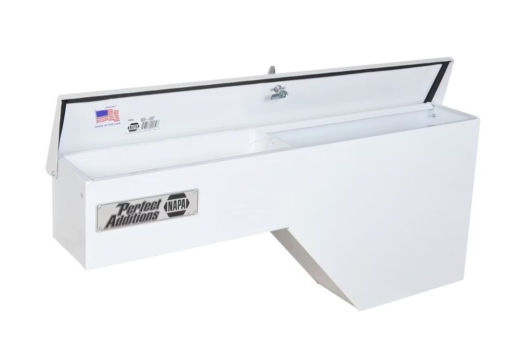 New Napa white steel truck tool box w/lock805-1057