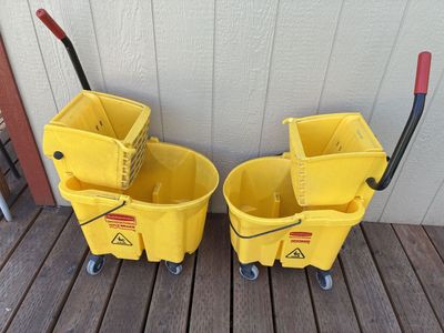 Mop buckets