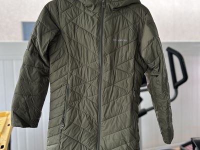 Girls winter jacket brand Columbia sportswear