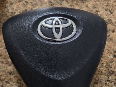 Assorted Steering Wheel Airbags - Hyundai, Subaru, Toyota