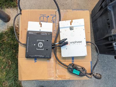 Enphase M215-60-2LL-S22 Solar Panel Micro Inverter