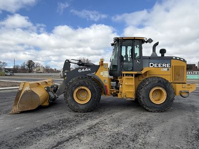 Deere 644K Loader