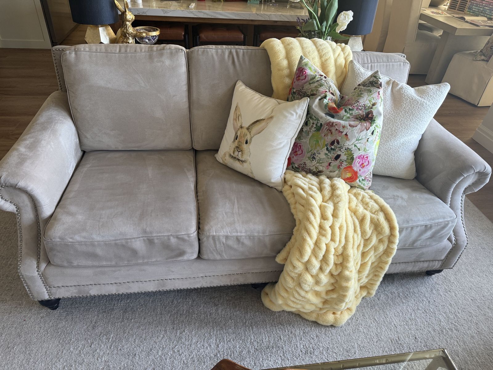 Sofa set 2 matching couches