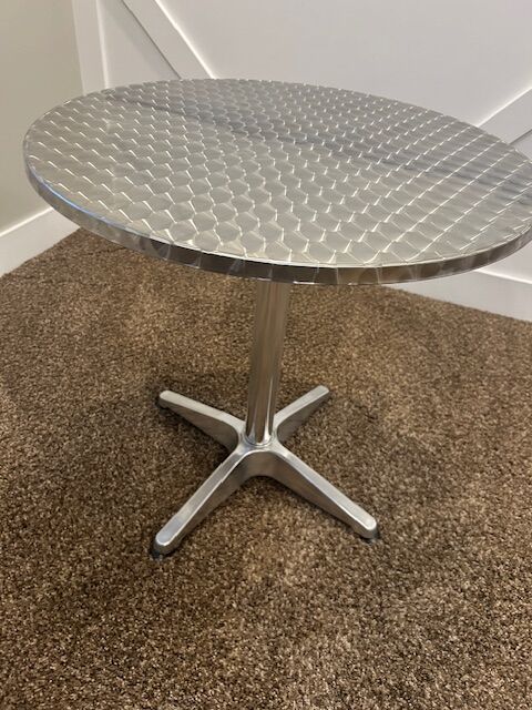 Aluminum Round Bar Table
