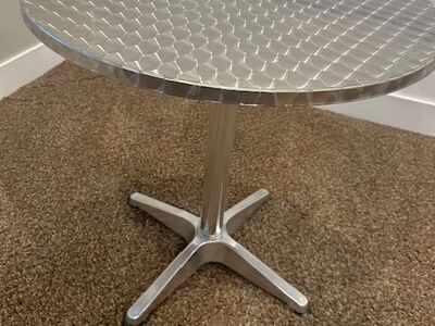 Aluminum Round Bar Table