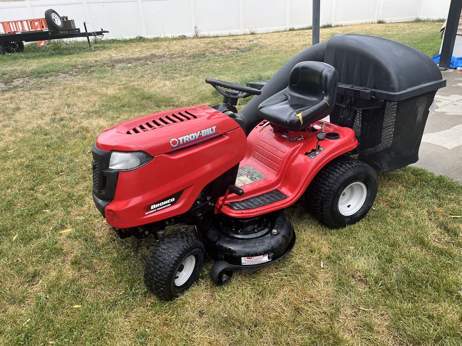 Troy Bilt Bronco-42in riding mower