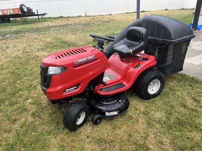 Troy Bilt Bronco-42in riding mower