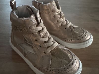 Girls rose gold MIA sneakers, size 9