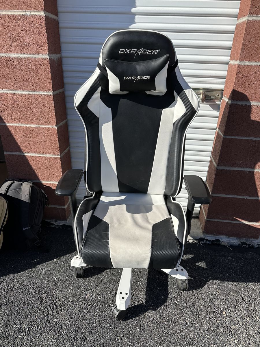 DX Racer XL gaming chair