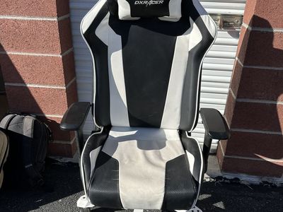 DX Racer XL gaming chair