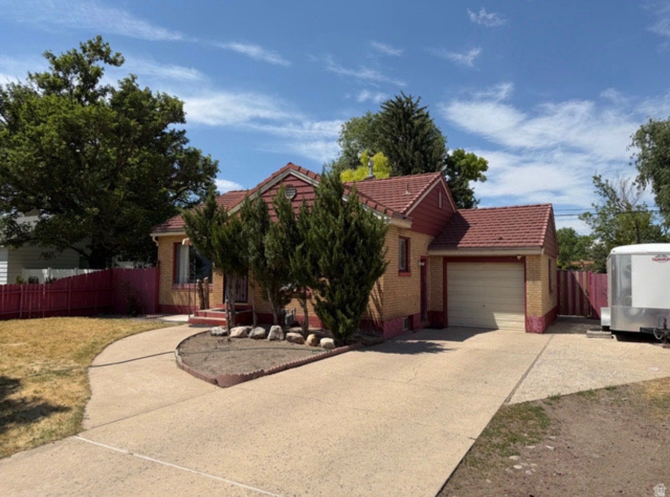 Main image 2