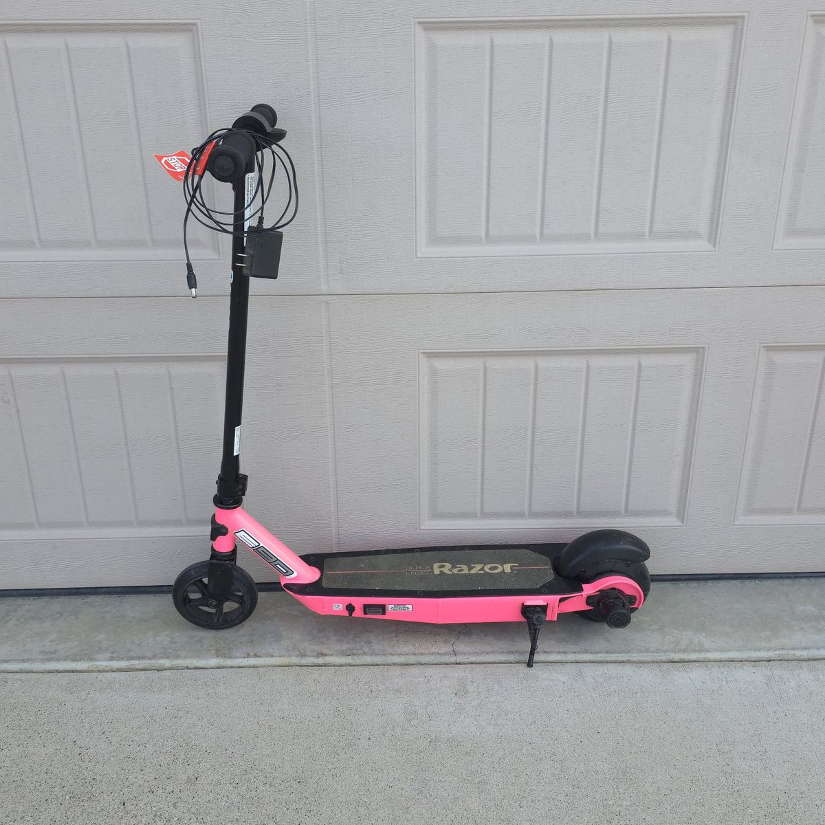 Razor Black Label E90 Electric Scooter - Pink, for Child Ages 8+ and up to 120 lbs, up to 10 mph