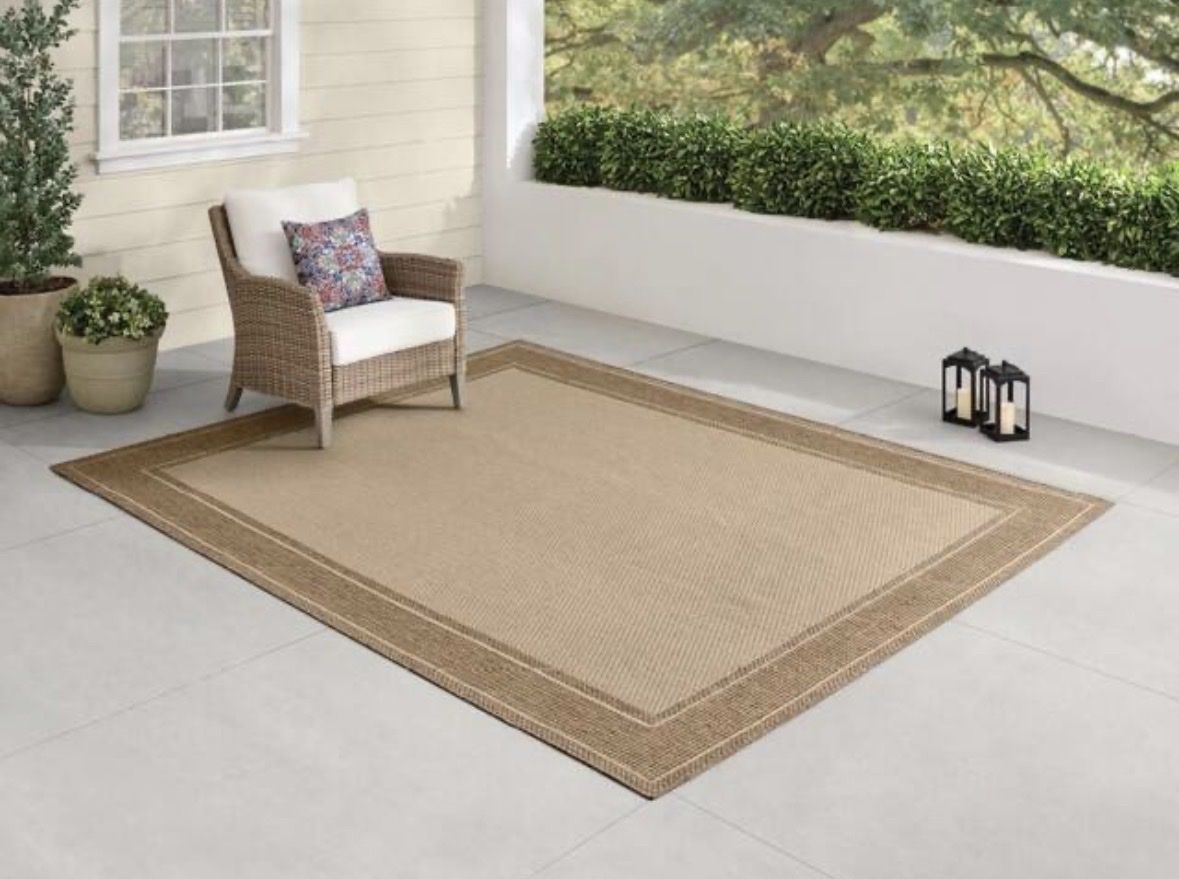 Brown/Beige 5 ft. x 7 ft. Indoor/Outdoor Area Rug