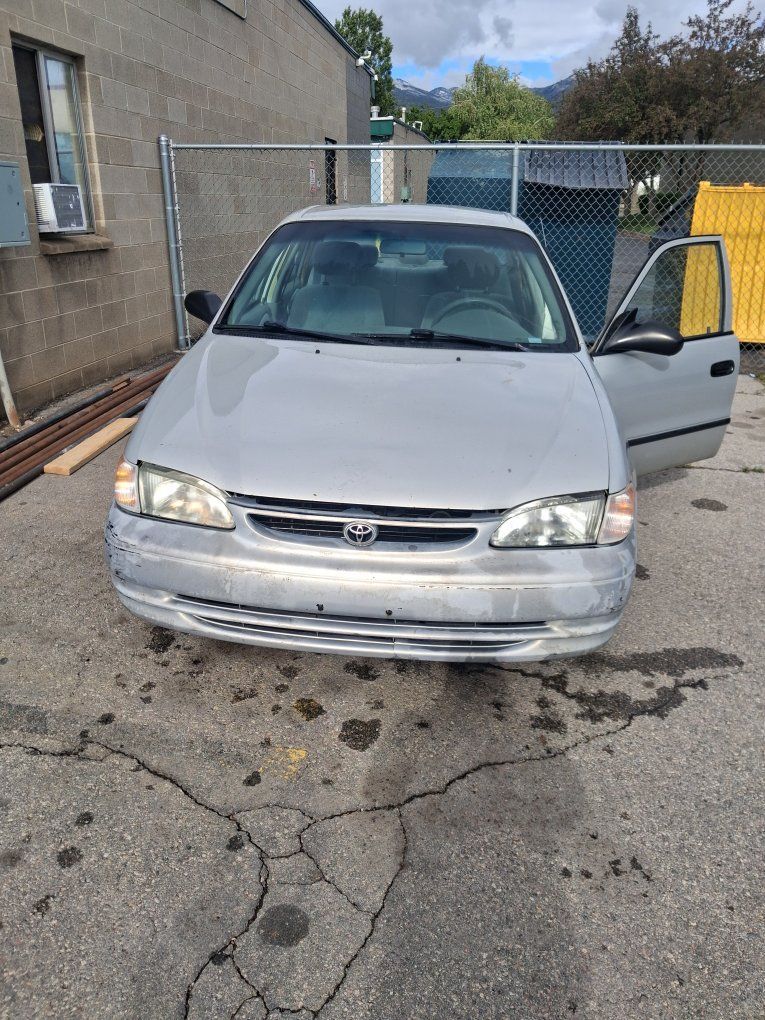2000 toyota corolla
