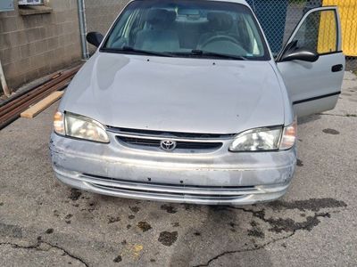 2000 toyota corolla