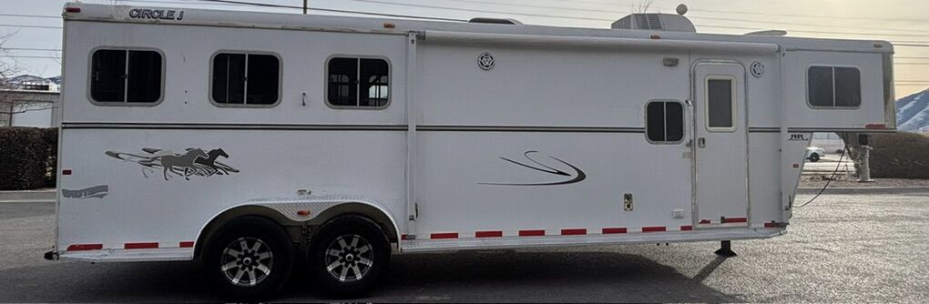 2007 Circle J 3 Horse LQ #0556