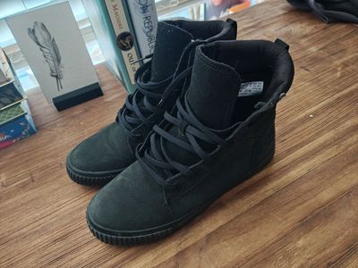 Black Boots (Timberland - Size 8 Women's