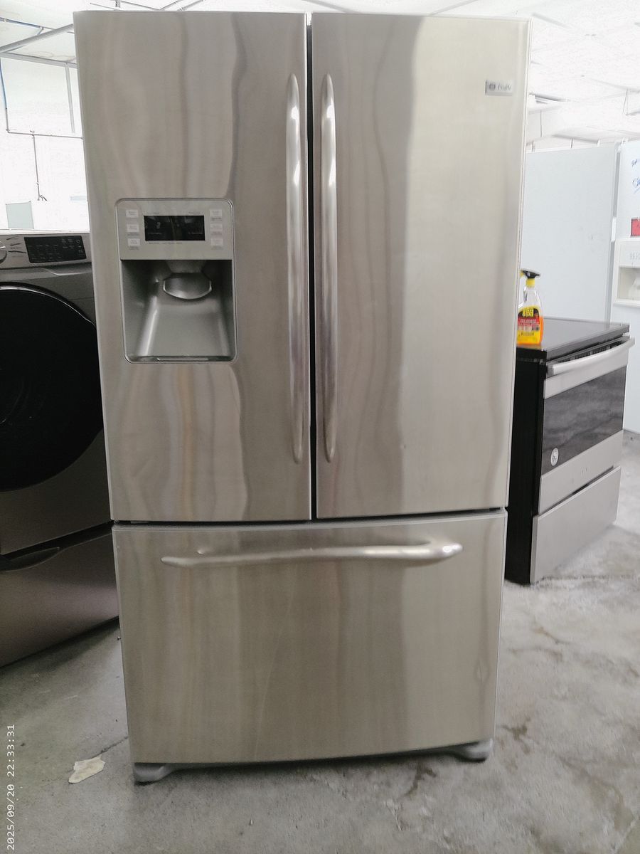 26 cf Stainless French Door Refrigerator~Real Cold~90 Day Guarantee
