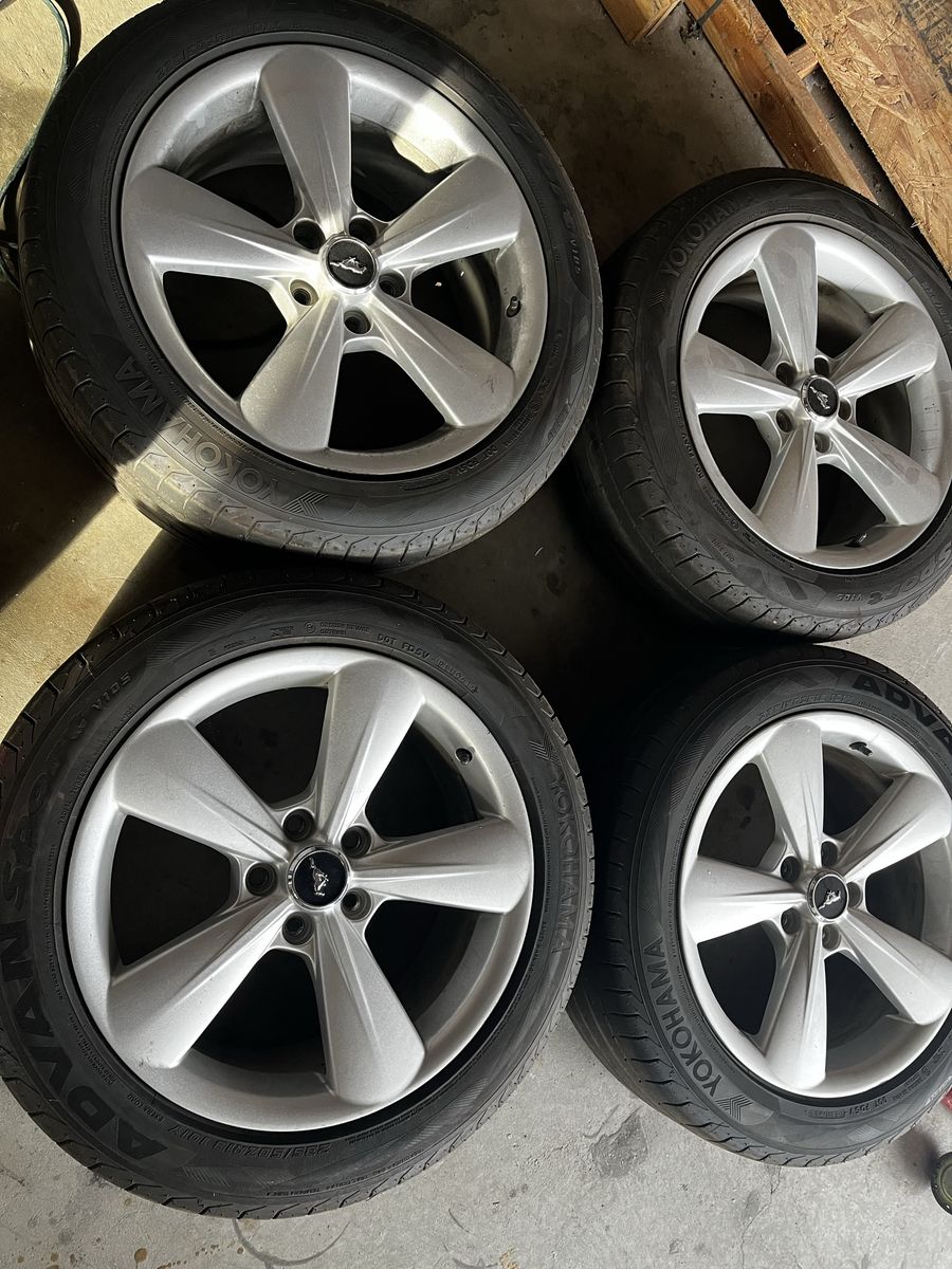 Mustang tires