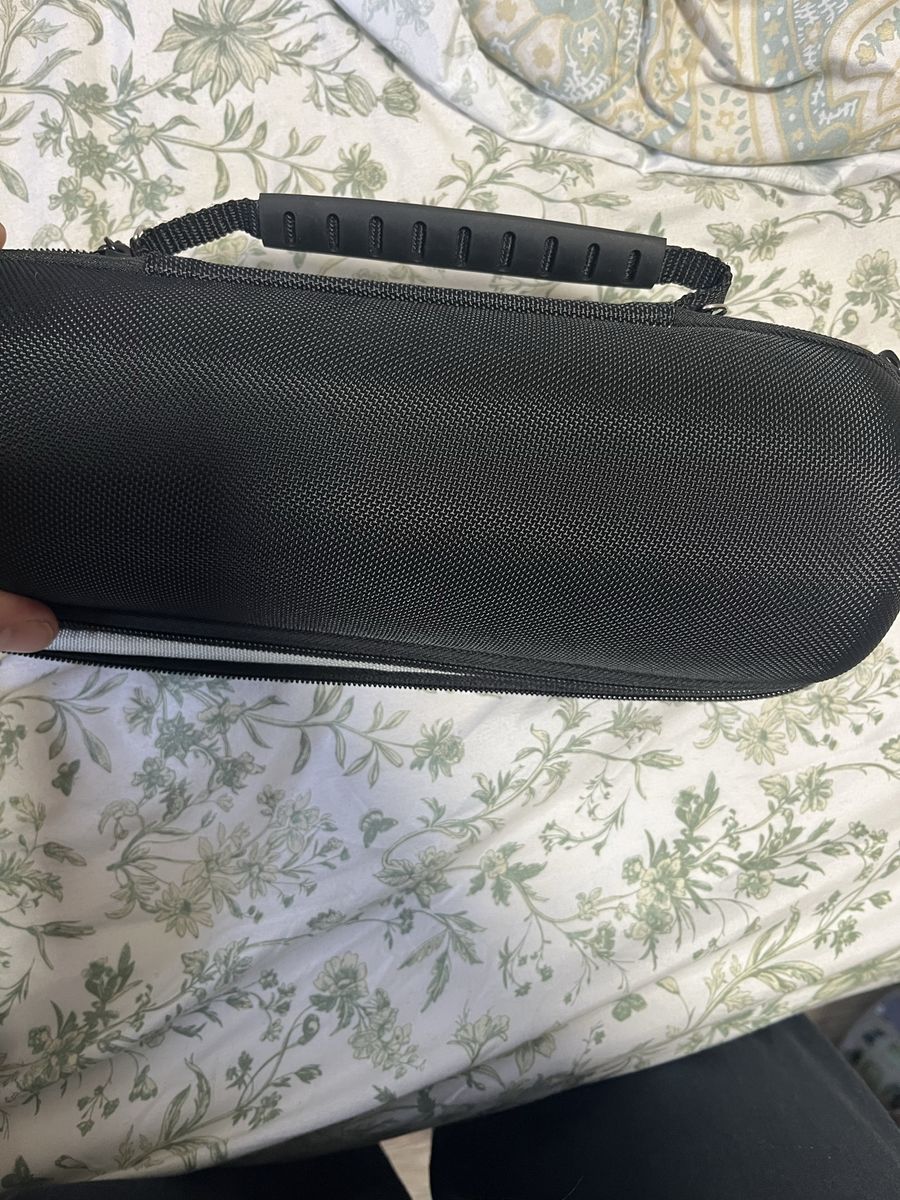 JBL Flip 6 Hard Travel Case Portable Speaker Bag with Carabiner - Black