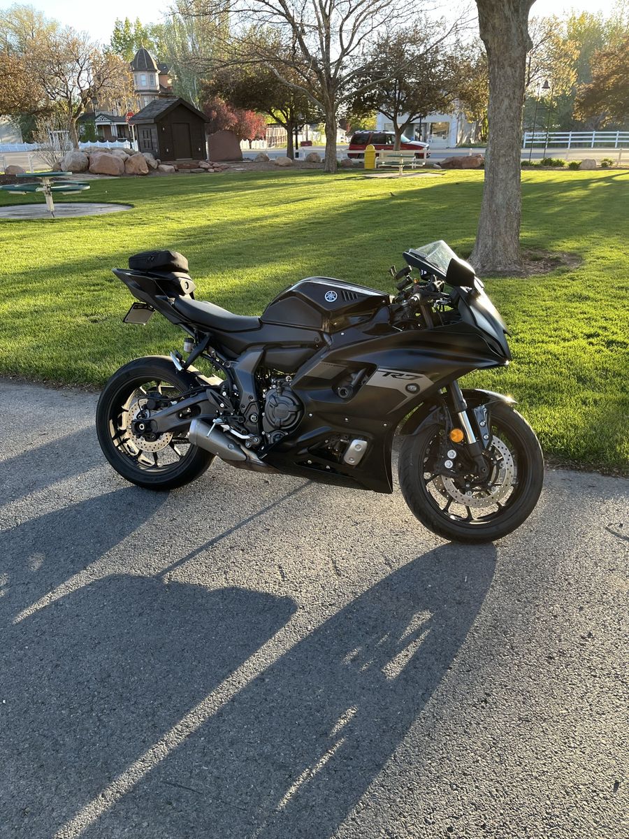 Yamaha R7 2025