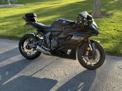 Yamaha R7 2025
