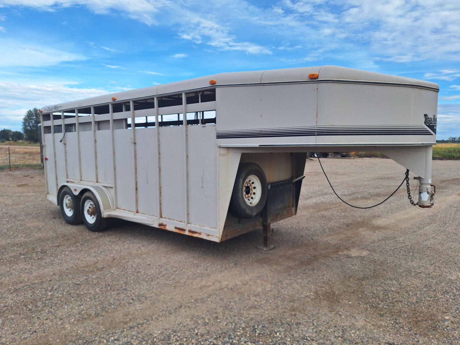 1994 TRAILSWEST GOOSENECK STOCK TRAILER